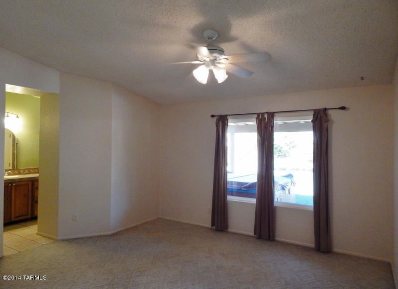 6819 N Dechelly Loop, Tucson, AZ 85741 photo 13