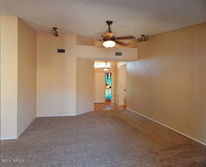 6819 N Dechelly Loop, Tucson, AZ 85741 photo 5