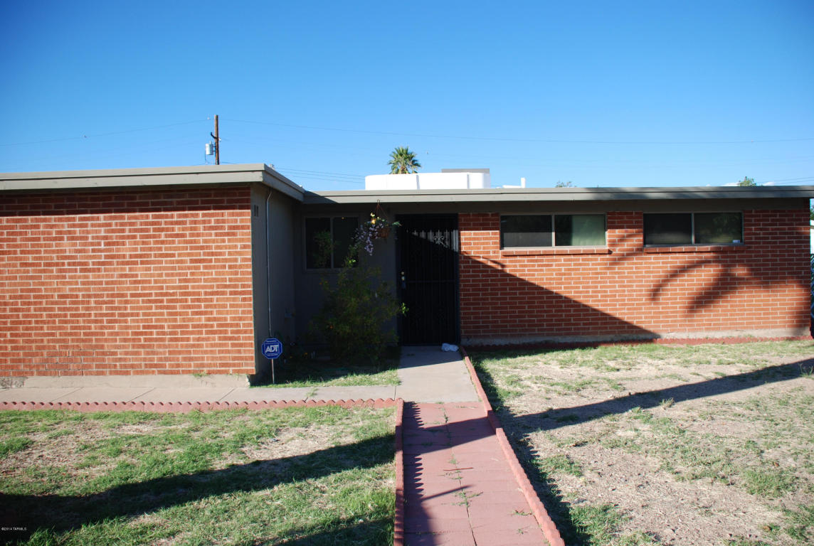 7933 E 19th Pl, Tucson, AZ 85710 photo 2