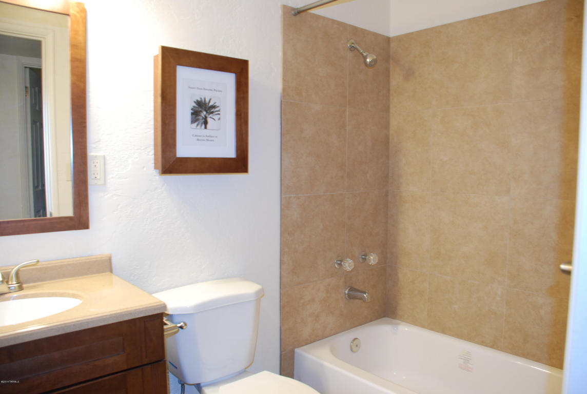 7933 E 19th Pl, Tucson, AZ 85710 photo 7