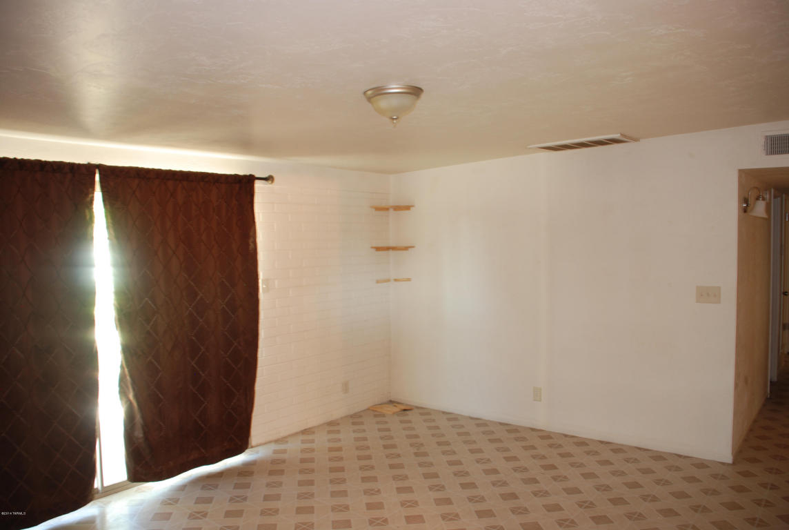 7933 E 19th Pl, Tucson, AZ 85710 photo 6