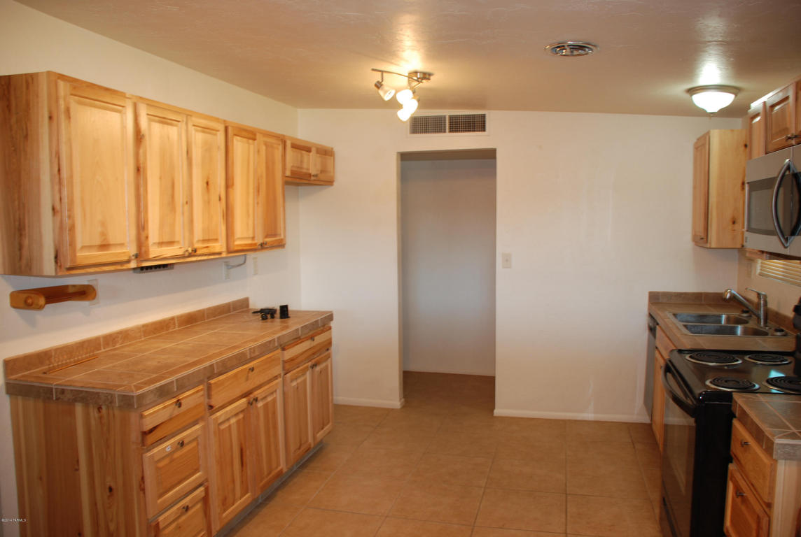 7933 E 19th Pl, Tucson, AZ 85710 photo 4
