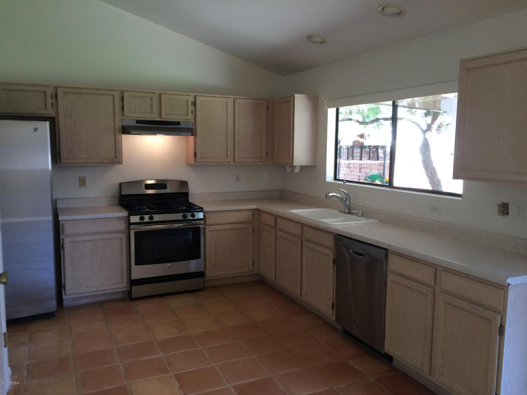 9060 N Eaglestone Loop, Tucson, AZ 85742 photo 13