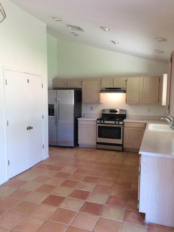 9060 N Eaglestone Loop, Tucson, AZ 85742 photo 12