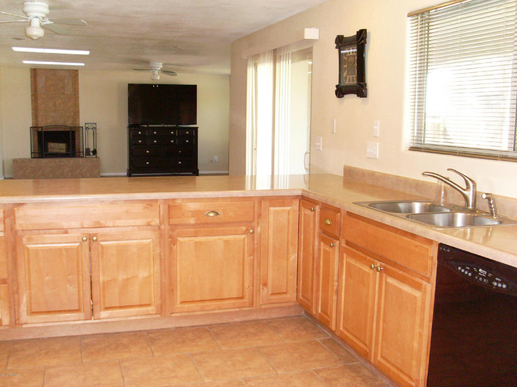 9601 E Myra Dr, Tucson, AZ 85730 photo 4
