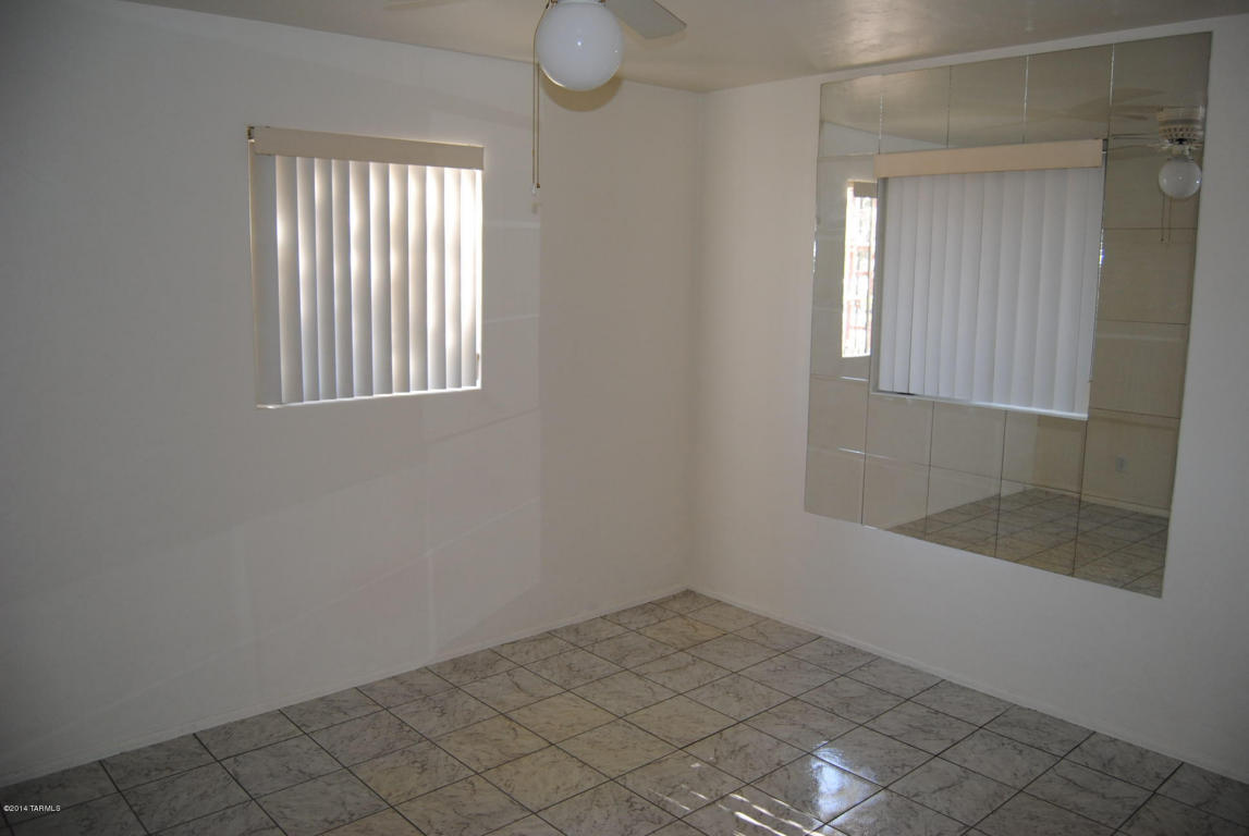 4637 E 24th St, Tucson, AZ 85711 photo 7