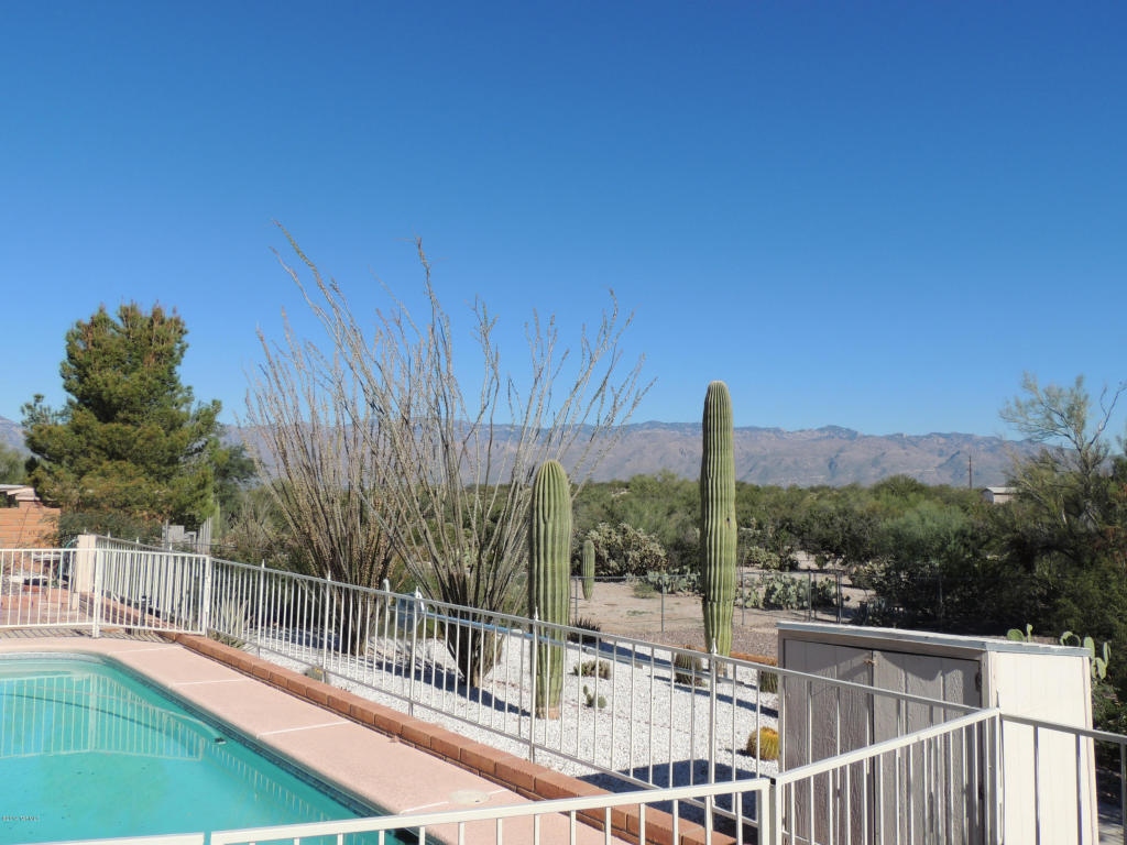 10033 Eric Alan Pl, Tucson, AZ 85748 photo 4