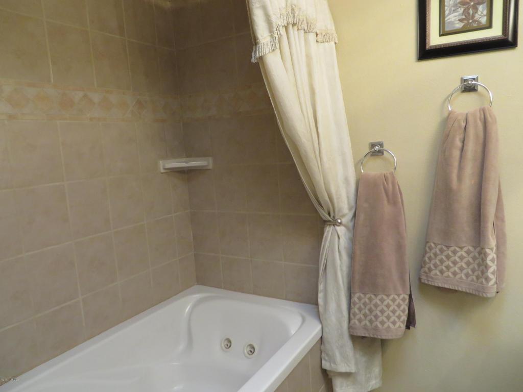 7741 E David Dr, Tucson, AZ 85730 photo 9