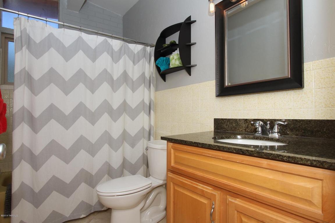 5449 E Holmes St, Tucson, AZ 85711 photo 8