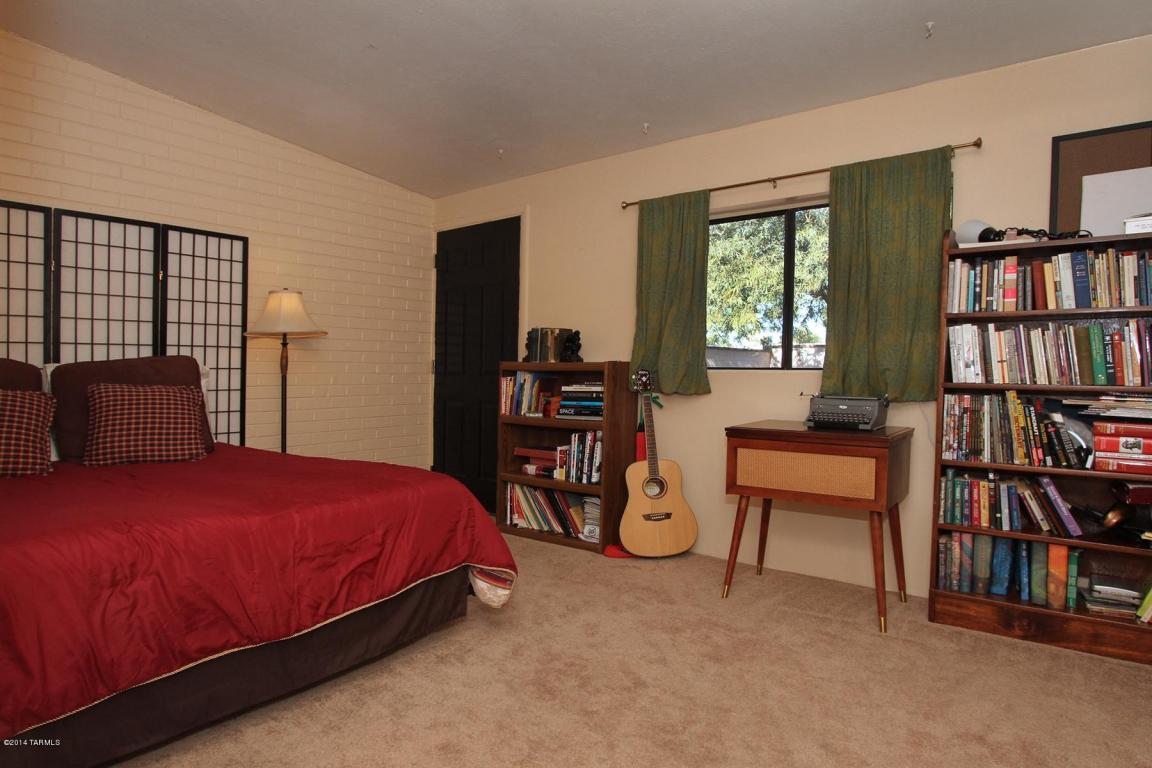 5449 E Holmes St, Tucson, AZ 85711 photo 7