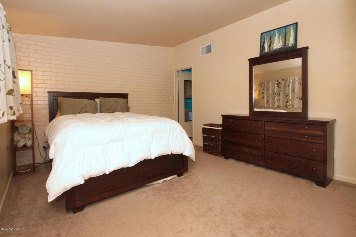 5449 E Holmes St, Tucson, AZ 85711 photo 5