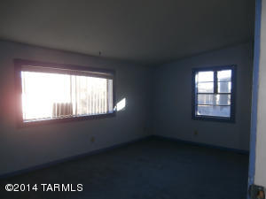 709 N Riverside Dr, Mammoth, AZ 85618 photo 7