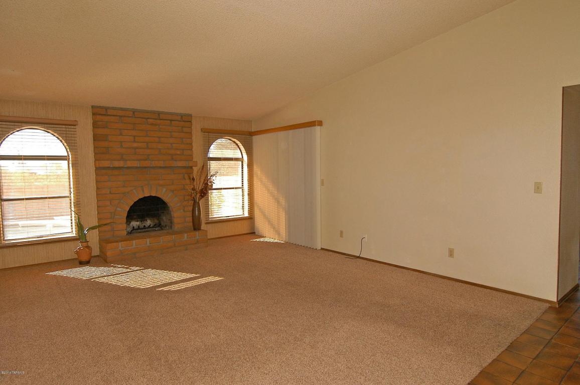 9040 E Saddleback Dr, Tucson, AZ 85749 photo 3