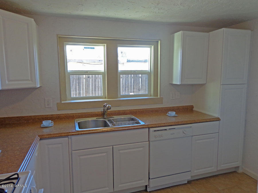 1214 E 27th St, Tucson, AZ 85713 photo 9