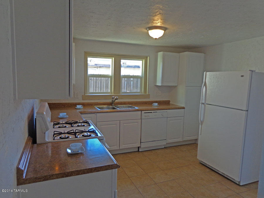 1214 E 27th St, Tucson, AZ 85713 photo 8