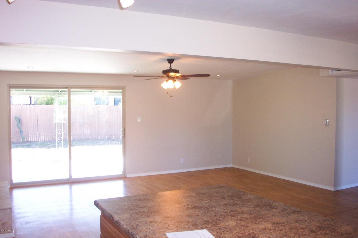 7334 E Sylvane Dr, Tucson, AZ 85710 photo 13