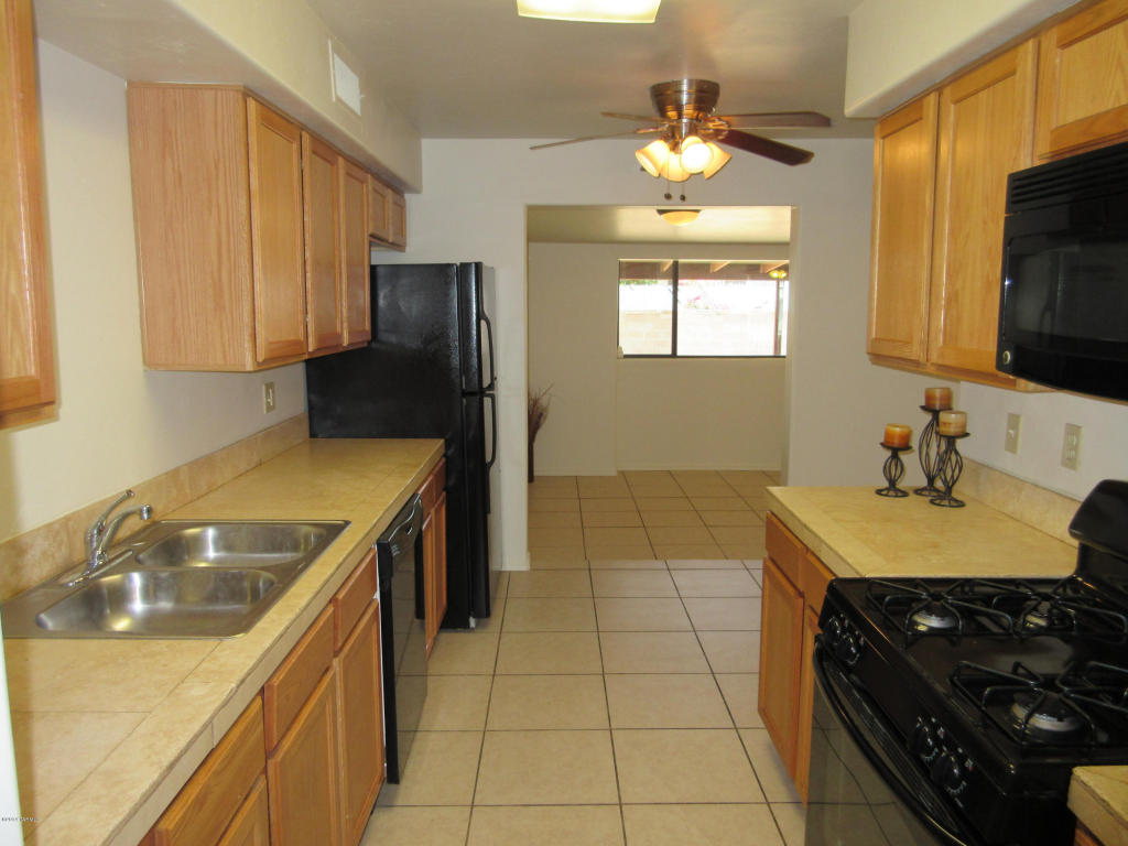 6850 E David Dr, Tucson, AZ 85730 photo 2