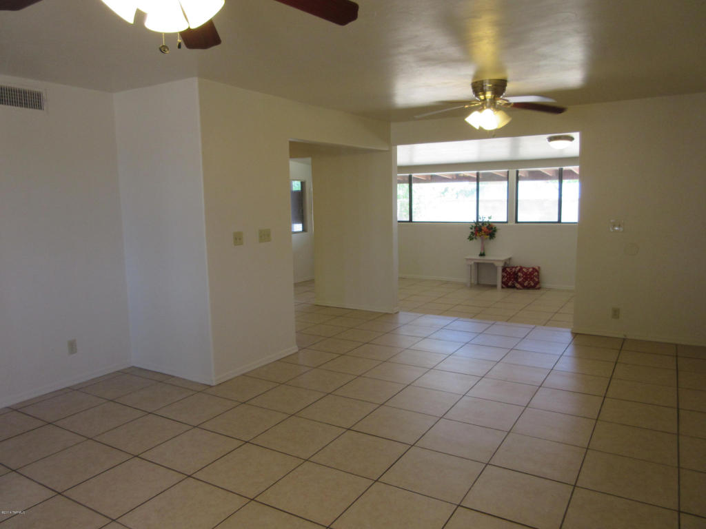 6850 E David Dr, Tucson, AZ 85730 photo 4
