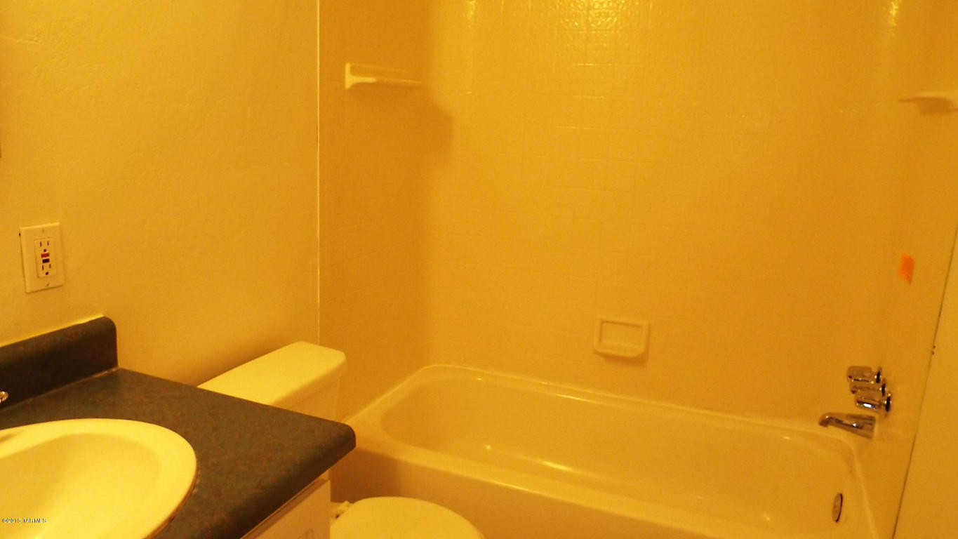 5117 E 26th St, Tucson, AZ 85711 photo 9