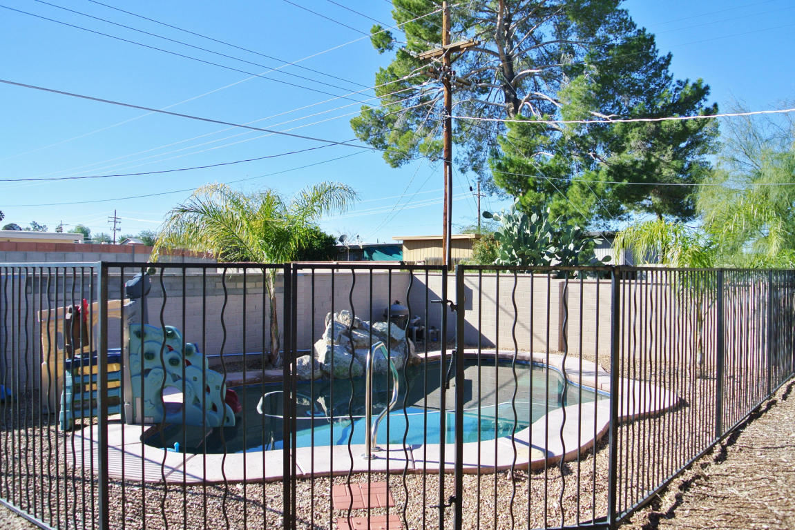 8418 E 2nd Pl, Tucson, AZ 85710 photo 9