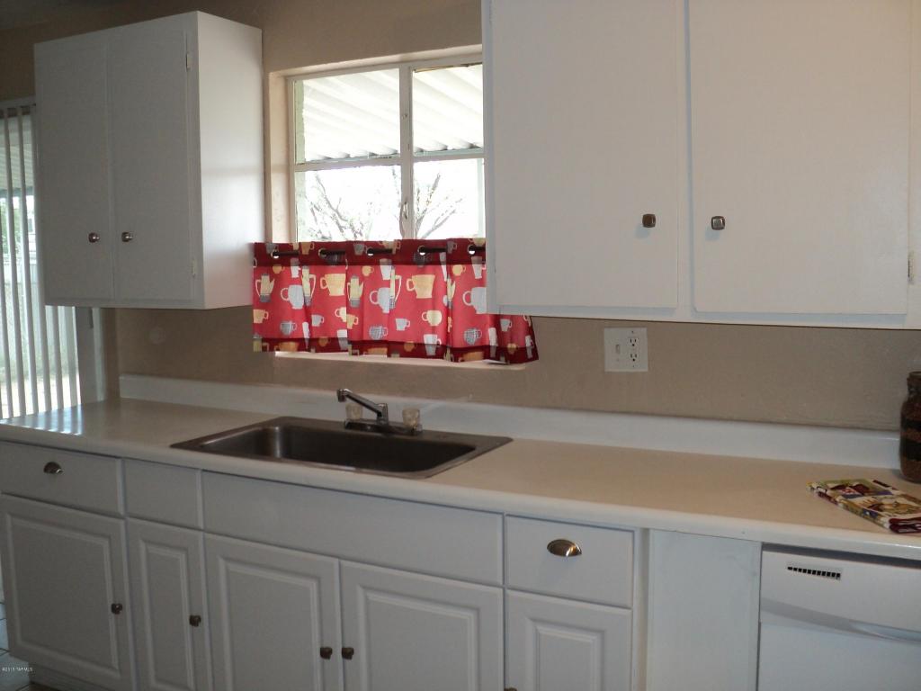 5557 E 24th St, Tucson, AZ 85711 photo 8