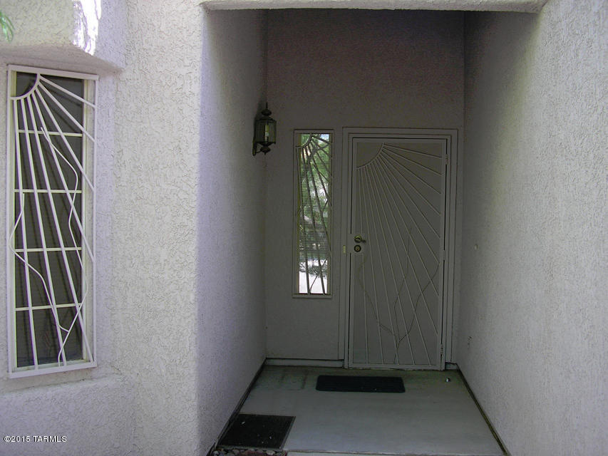 10664 E Barclay Park Loop, Tucson, AZ 85748 photo 2