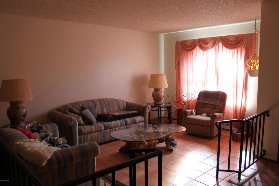 9015 E Saddleback Dr, Tucson, AZ 85749 photo 4