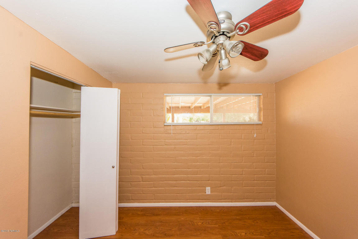 8026 E 18th Pl, Tucson, AZ 85710 photo 13