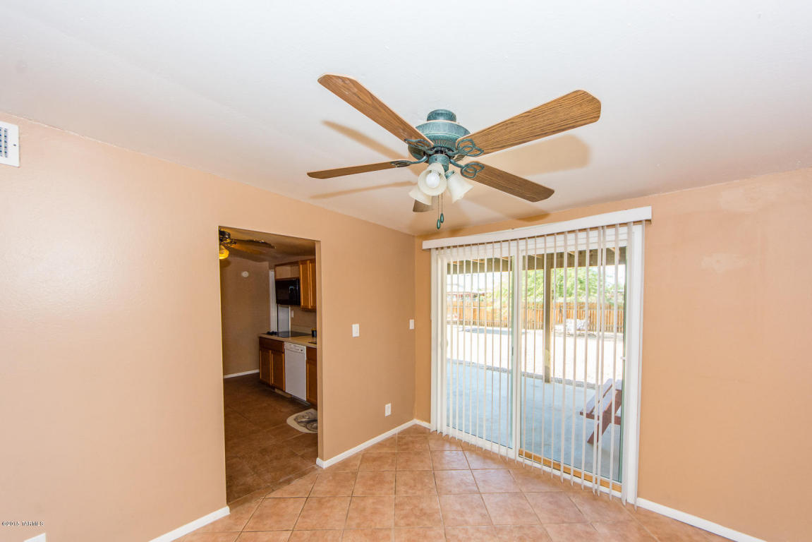 8026 E 18th Pl, Tucson, AZ 85710 photo 6