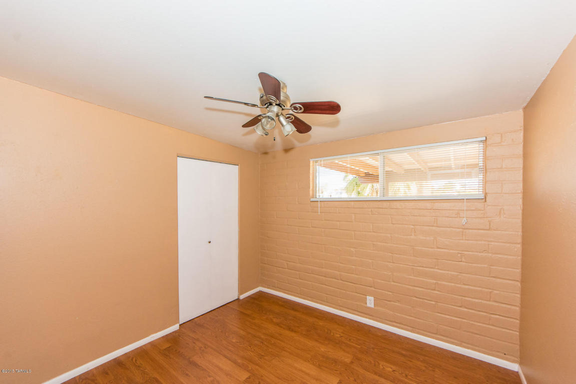 8026 E 18th Pl, Tucson, AZ 85710 photo 12