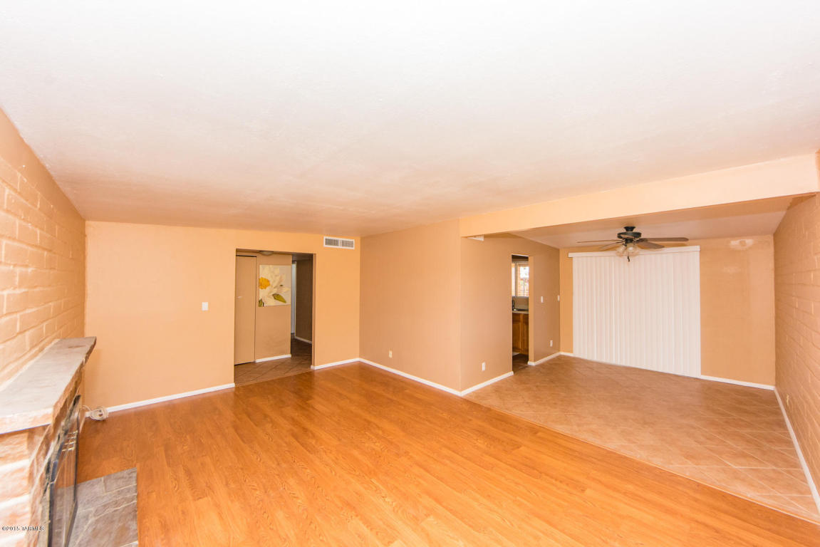 8026 E 18th Pl, Tucson, AZ 85710 photo 5