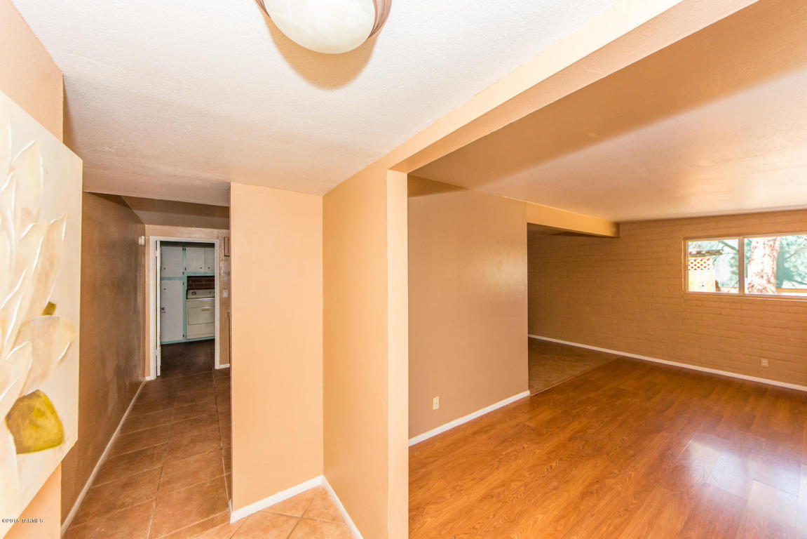 8026 E 18th Pl, Tucson, AZ 85710 photo 3