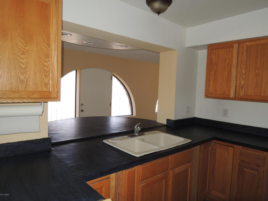 2115 E Pine St, Tucson, AZ 85706 photo 2