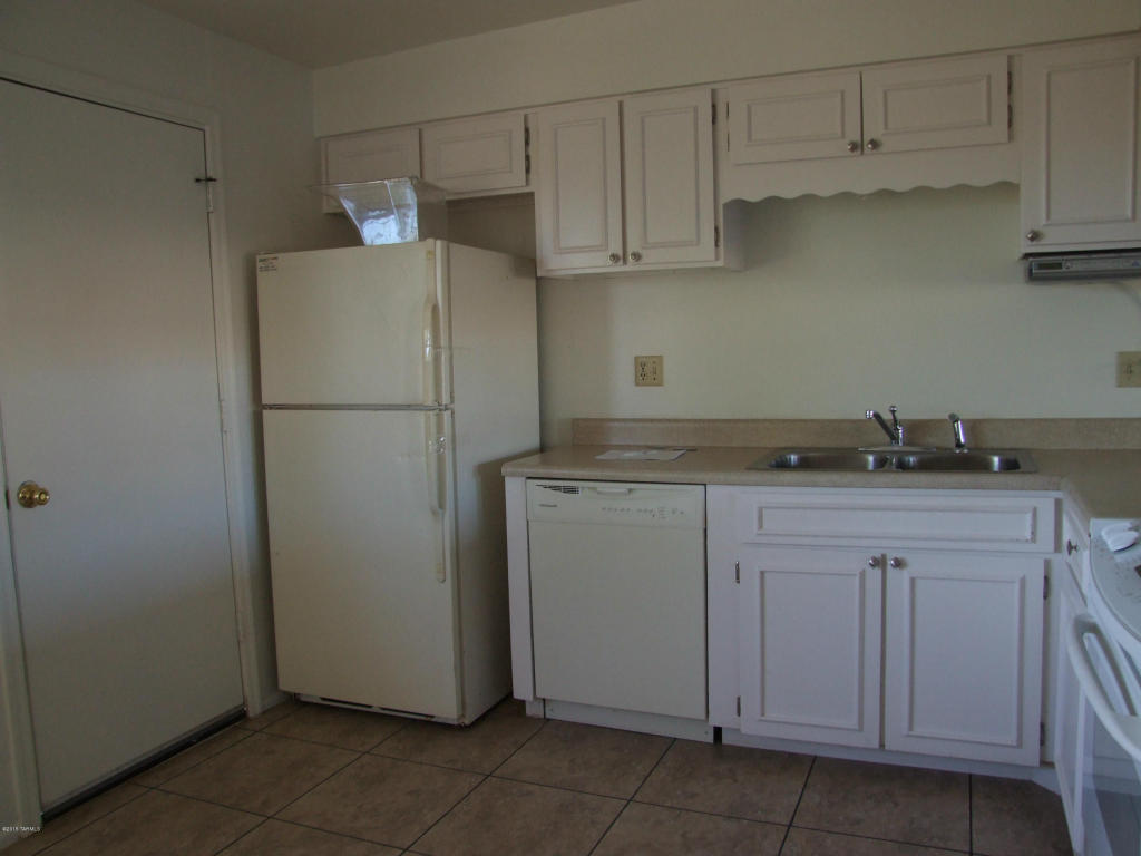 9780 E Celeste Dr, Tucson, AZ 85730 photo 5
