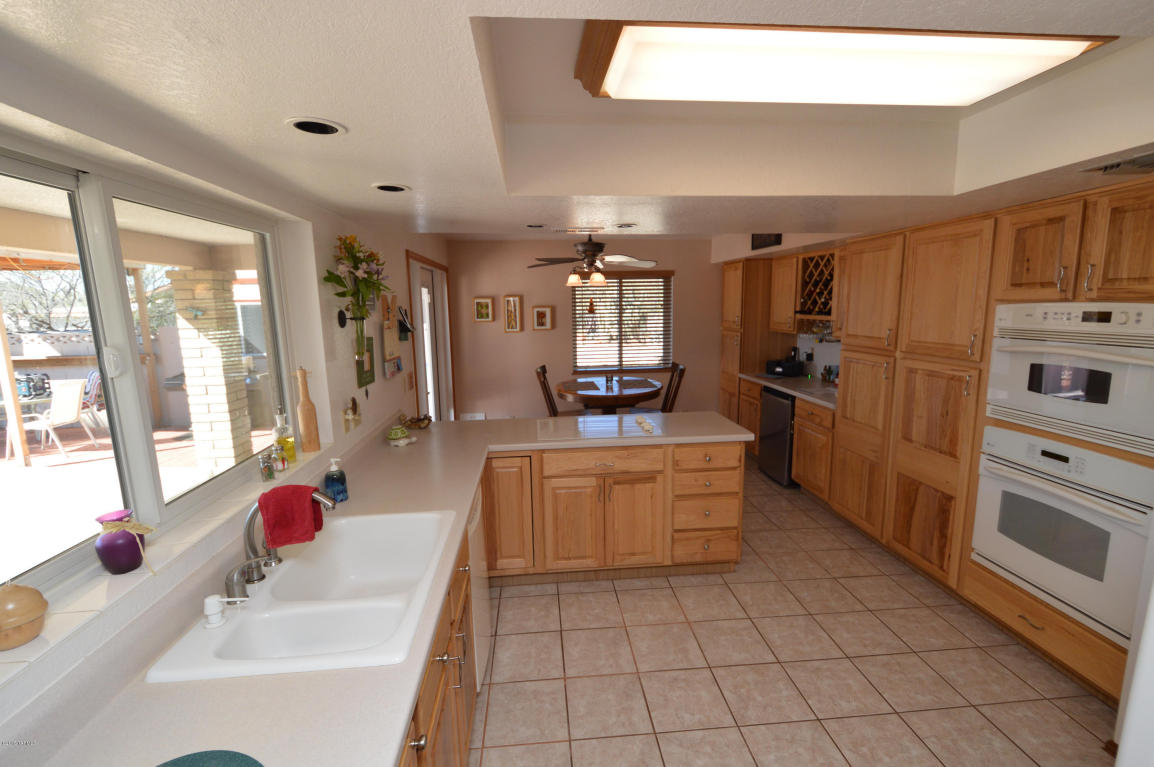 8898 E Saddleback Dr, Tucson, AZ 85749 photo 4