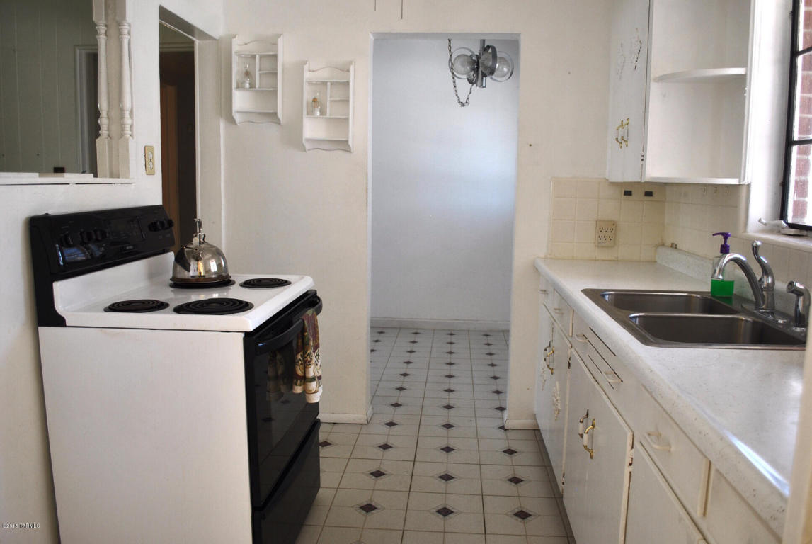 409 E Knox Dr, Tucson, AZ 85705 photo 9