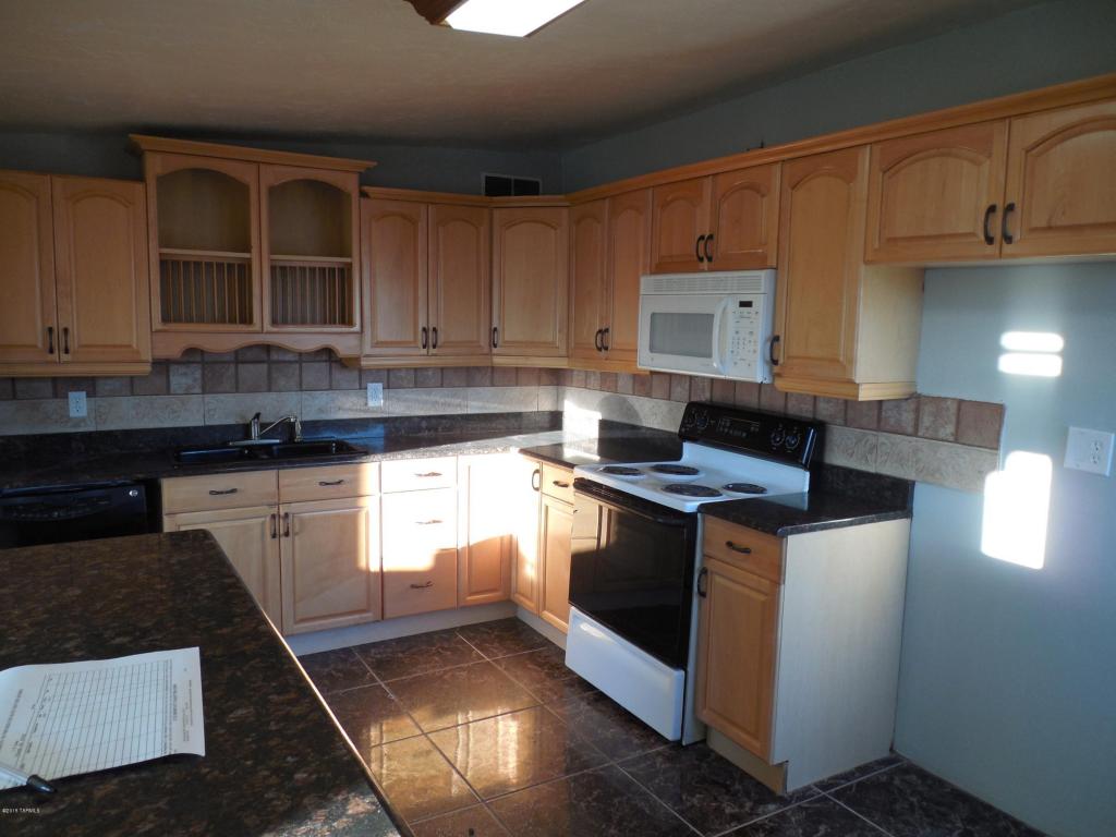 1 E Inez St, Tucson, AZ 85756 photo 8