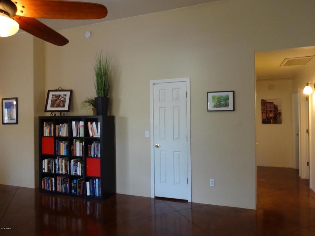 417 E Geronimo Bluff Loop, Tucson, AZ 85705 photo 10