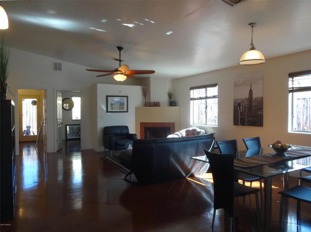 417 E Geronimo Bluff Loop, Tucson, AZ 85705 photo 2