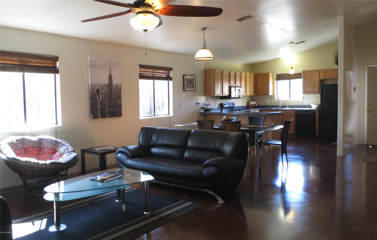 417 E Geronimo Bluff Loop, Tucson, AZ 85705 photo 9