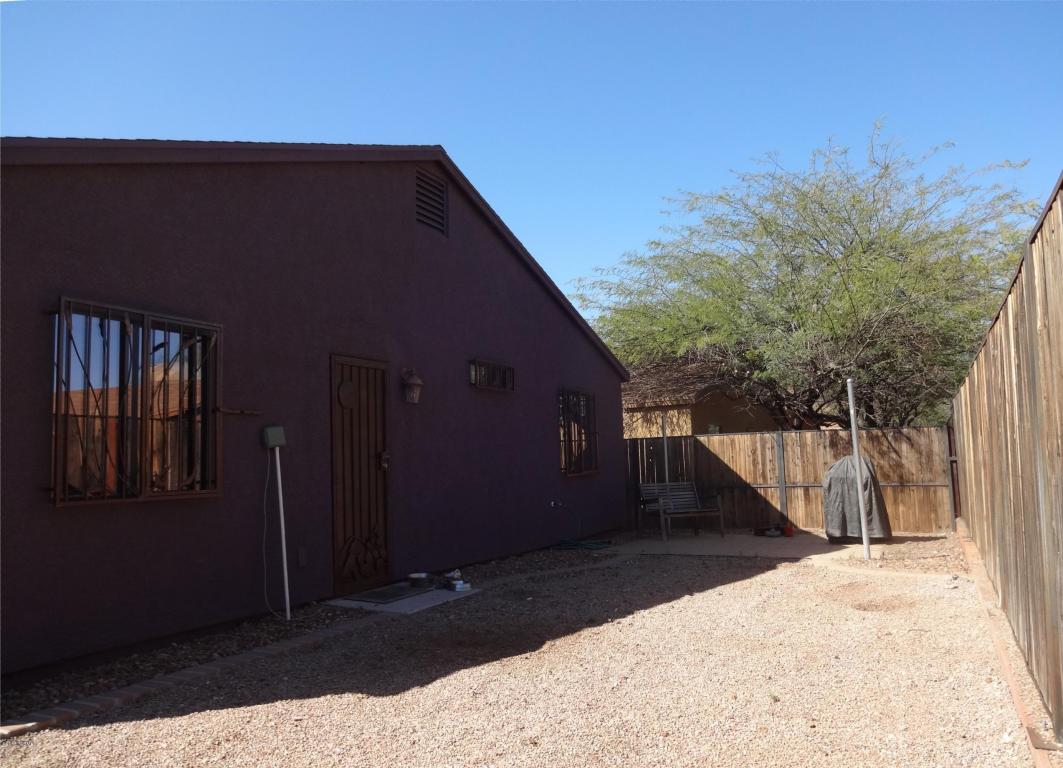 417 E Geronimo Bluff Loop, Tucson, AZ 85705 photo 18