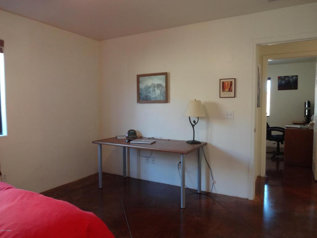 417 E Geronimo Bluff Loop, Tucson, AZ 85705 photo 12