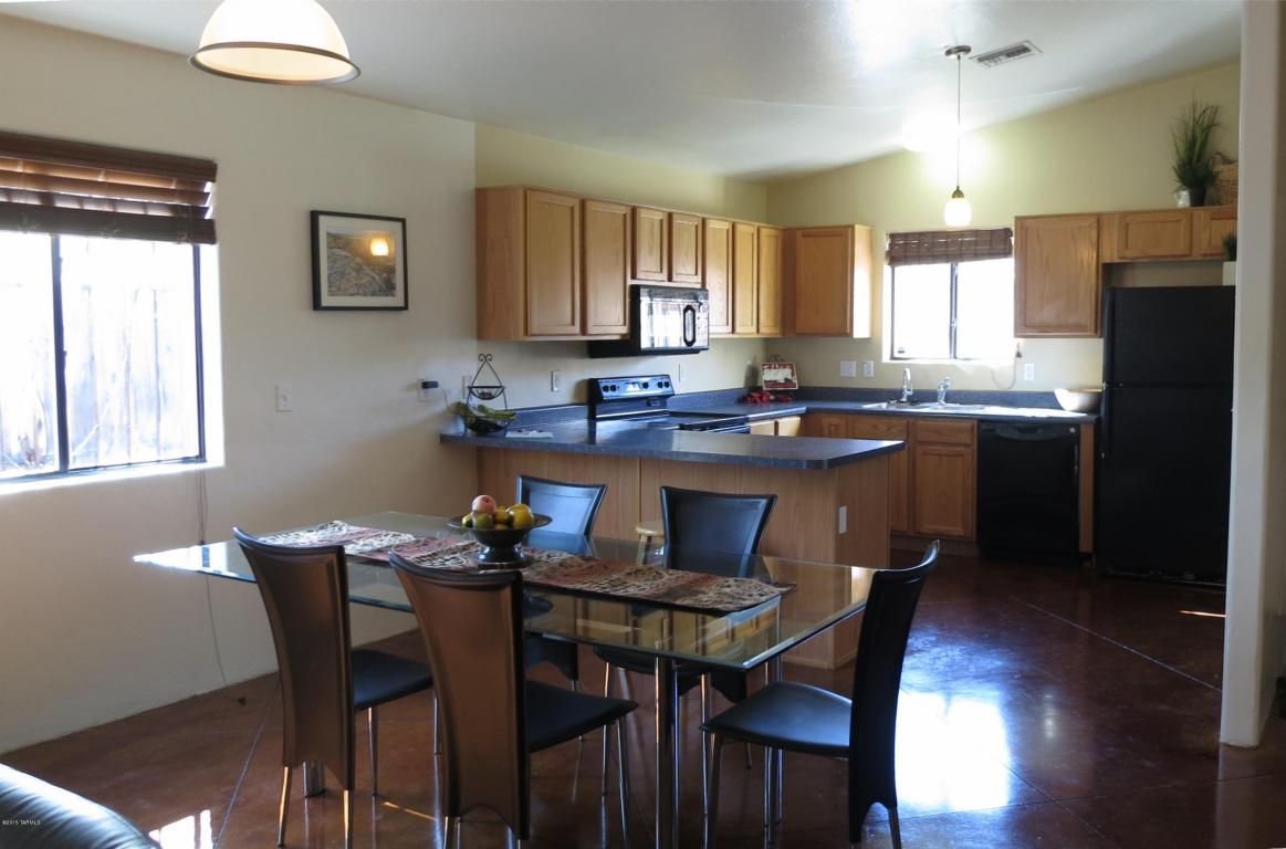 417 E Geronimo Bluff Loop, Tucson, AZ 85705 photo 3