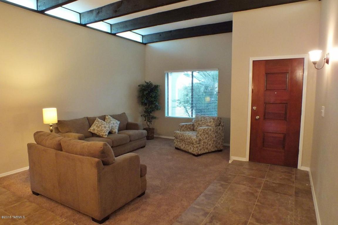 9035 E Saddleback Dr, Tucson, AZ 85749 photo 4