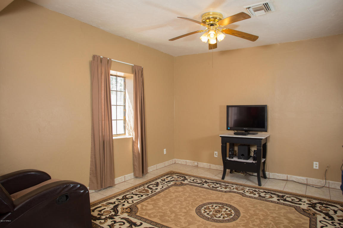 409 E 34th St, Tucson, AZ 85713 photo 4