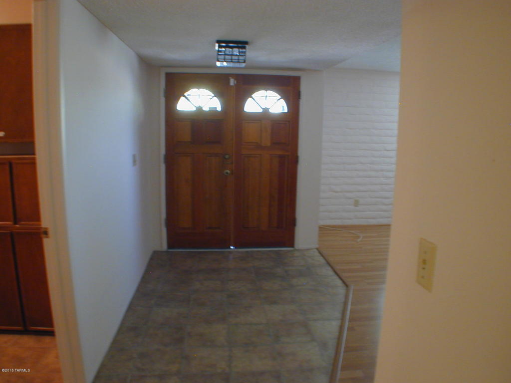 6840 E 4th St, Tucson, AZ 85710 photo 2