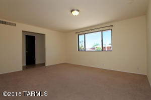 7350 E Montecito Dr, Tucson, AZ 85710 photo 3