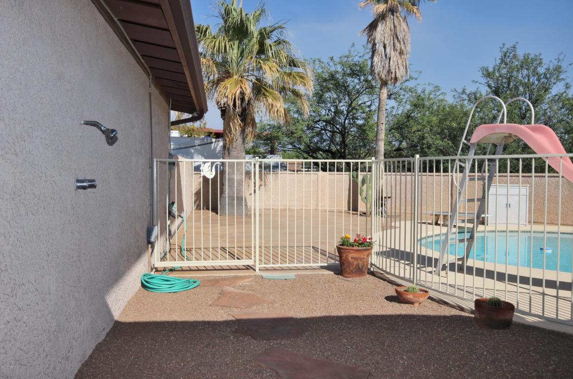 8240 E Rawhide Trl, Tucson, AZ 85750 photo 13