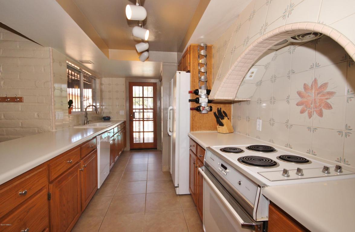 8240 E Rawhide Trl, Tucson, AZ 85750 photo 9