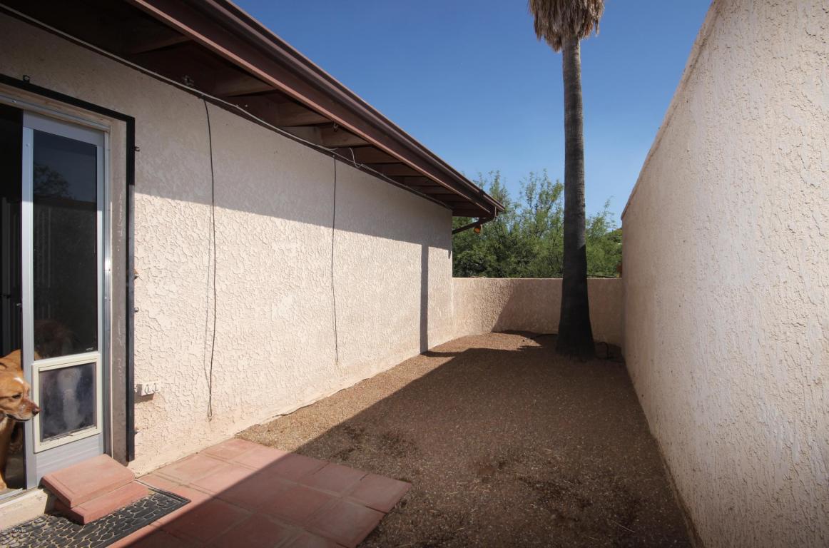 8240 E Rawhide Trl, Tucson, AZ 85750 photo 27